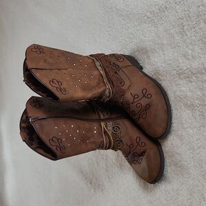 Brown Western Cowboy Cowgirl boots with ankle straps, so cute!!! Girls 2.